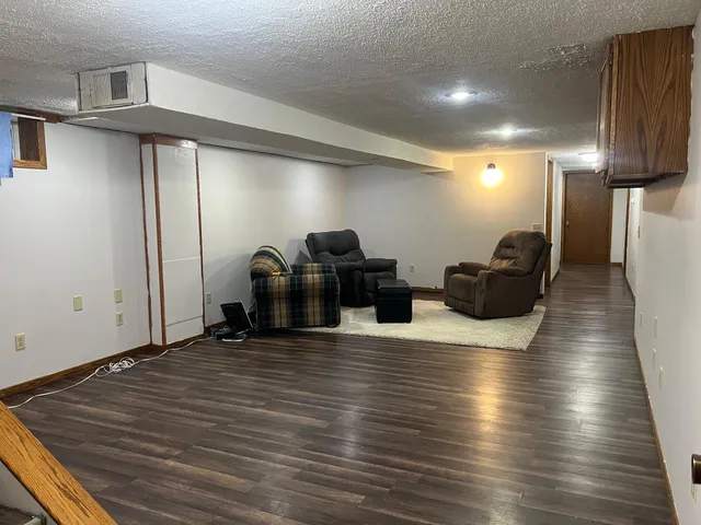 $329,900 | 735 Sunset Street Southwest, Hutchinson, MN 55350