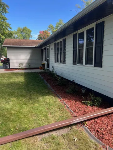 $329,900 | 735 Sunset Street Southwest, Hutchinson, MN 55350