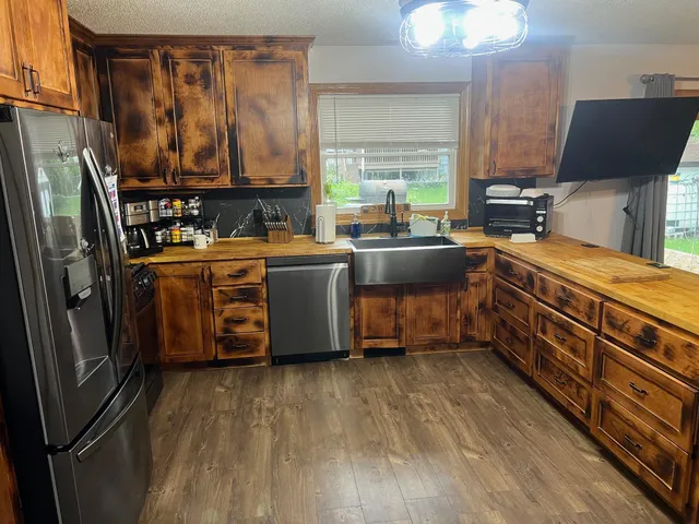 $329,900 | 735 Sunset Street Southwest, Hutchinson, MN 55350