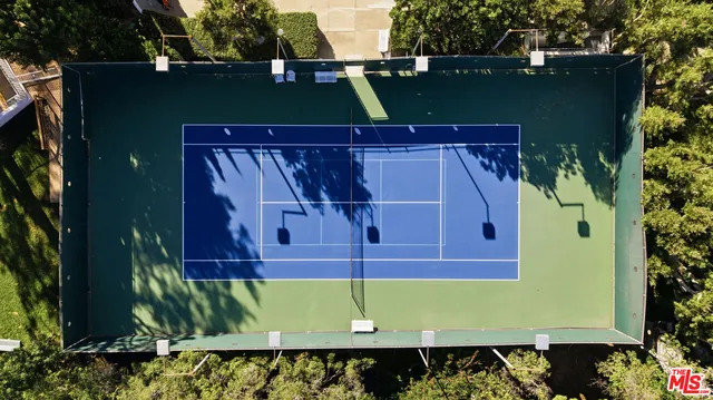 a view of a tennis court