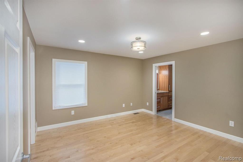 213 Kingston Road Leonard, MI 48367 - Photo 15 of 19