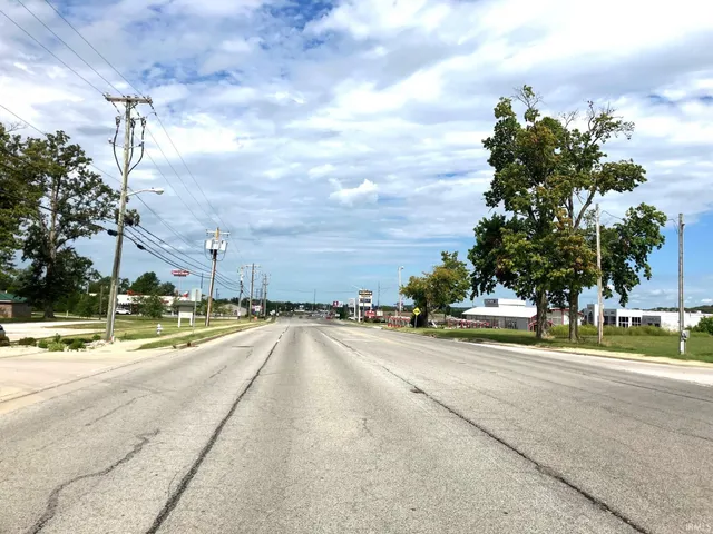 $285,000 | 1.40-acres 1.40-acres Hart, Vincennes, IN 47591