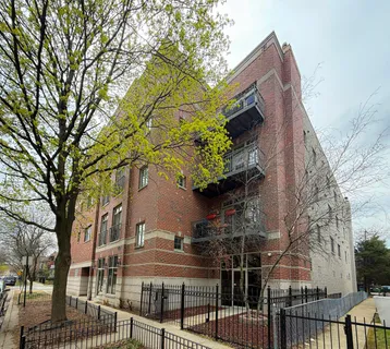 $445,000 | 4704 North Kenmore Avenue, Unit 3C, Chicago, IL 60640