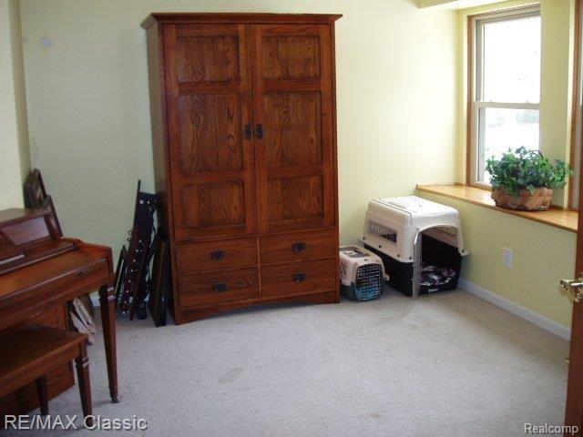 12846 Hibner Road Hartland, MI 48353 - Photo 20 of 22 LIBRARY/STUDY