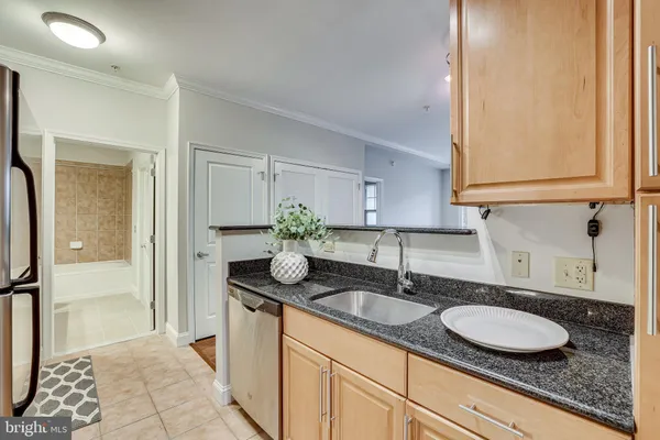 $408,990 | 11770 Sunrise Valley Drive, Unit 325, Reston, VA 20191
