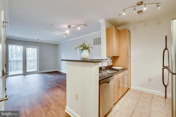 $408,990 | 11770 Sunrise Valley Drive, Unit 325, Reston, VA 20191