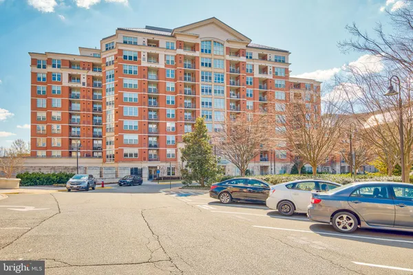 $408,990 | 11770 Sunrise Valley Drive, Unit 325, Reston, VA 20191