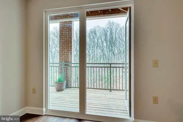 $408,990 | 11770 Sunrise Valley Drive, Unit 325, Reston, VA 20191