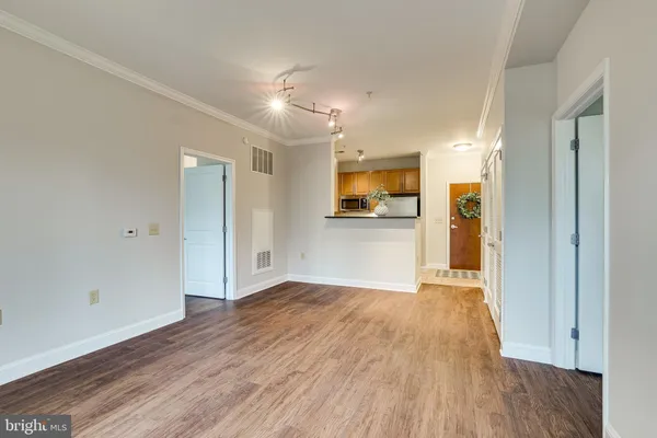 $408,990 | 11770 Sunrise Valley Drive, Unit 325, Reston, VA 20191