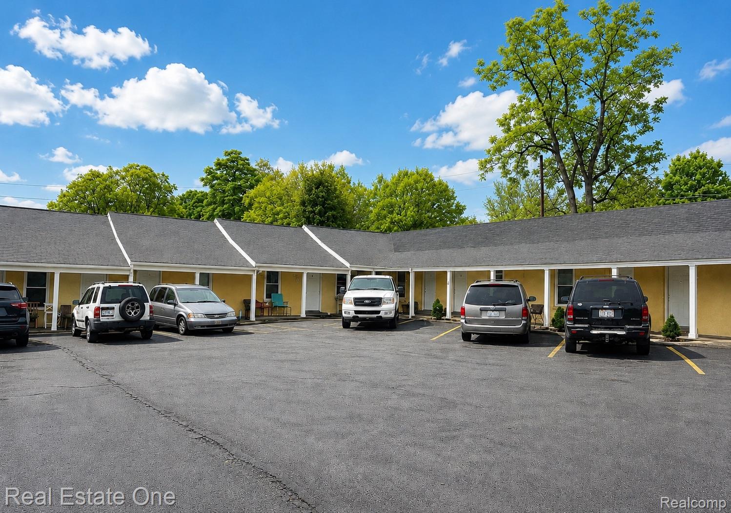 507 Lakeville Road, Unit 9 Leonard, MI 48367 - Photo 1 of 5 C1BDED42-8078-4010-AED0-6D4905A14476.jpeg