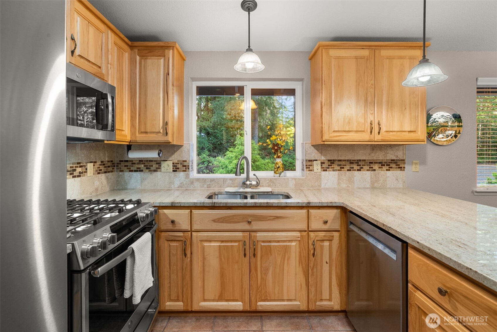 4918 Shellridge Road Northwest Olympia, WA 98502 - Photo 10 of 35 Gallery Image 10