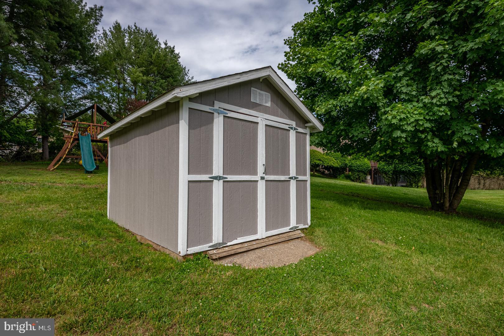 921 Shelbourne Road Reading, PA 19606 - Photo 27 of 34