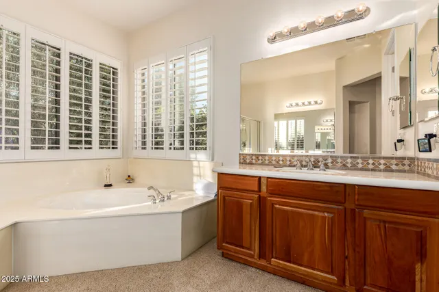 $715,000 | 4271 East Sourwood Drive, Gilbert, AZ 85298