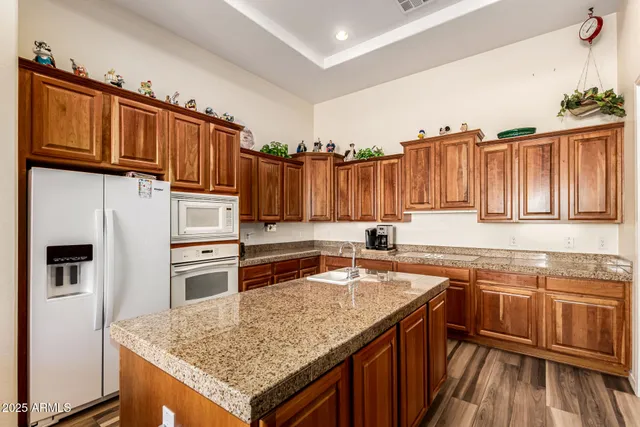 $715,000 | 4271 East Sourwood Drive, Gilbert, AZ 85298