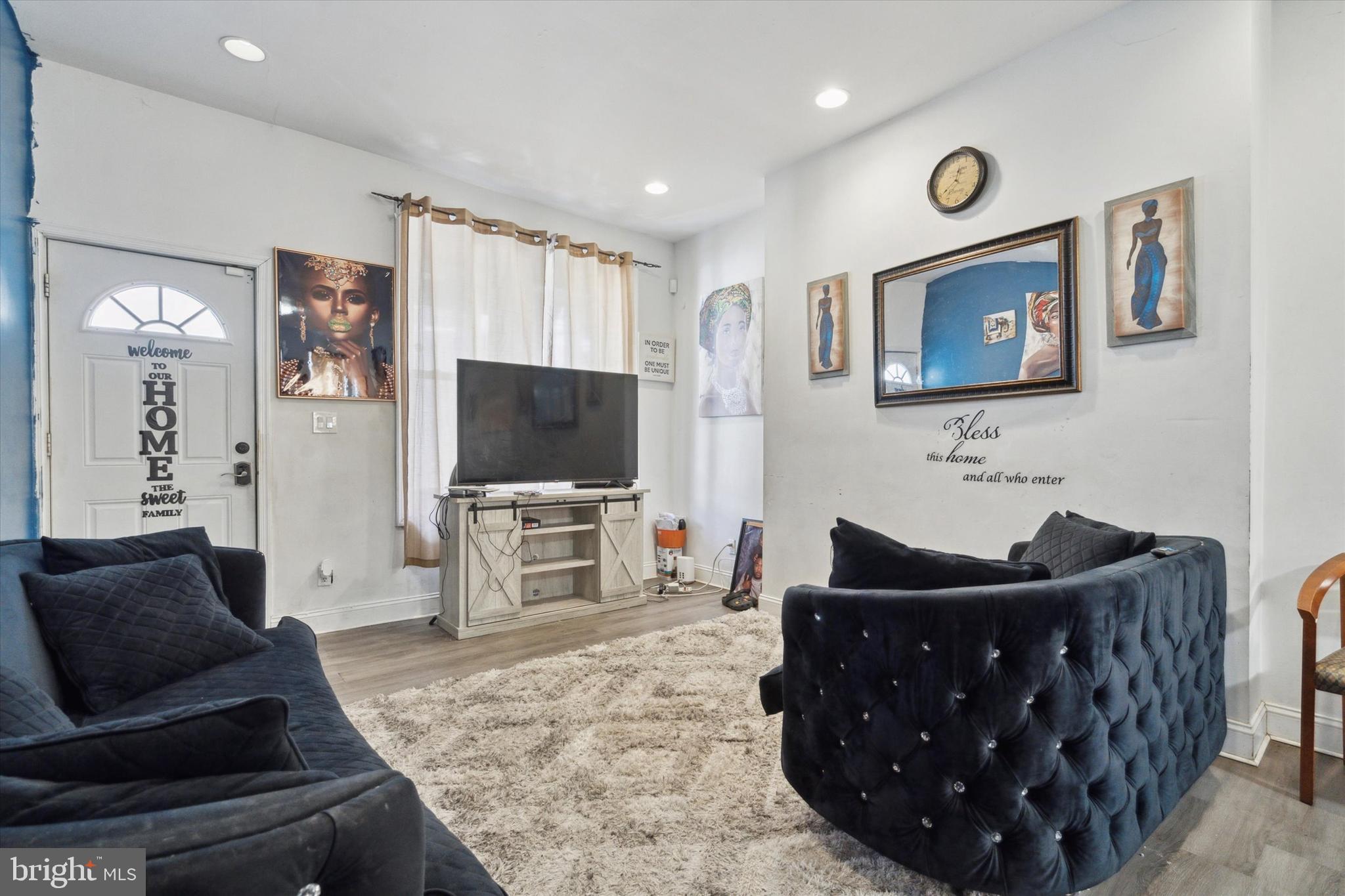 5006 Keyser Street Philadelphia, PA 19144 - Photo 5 of 23 Living Rm