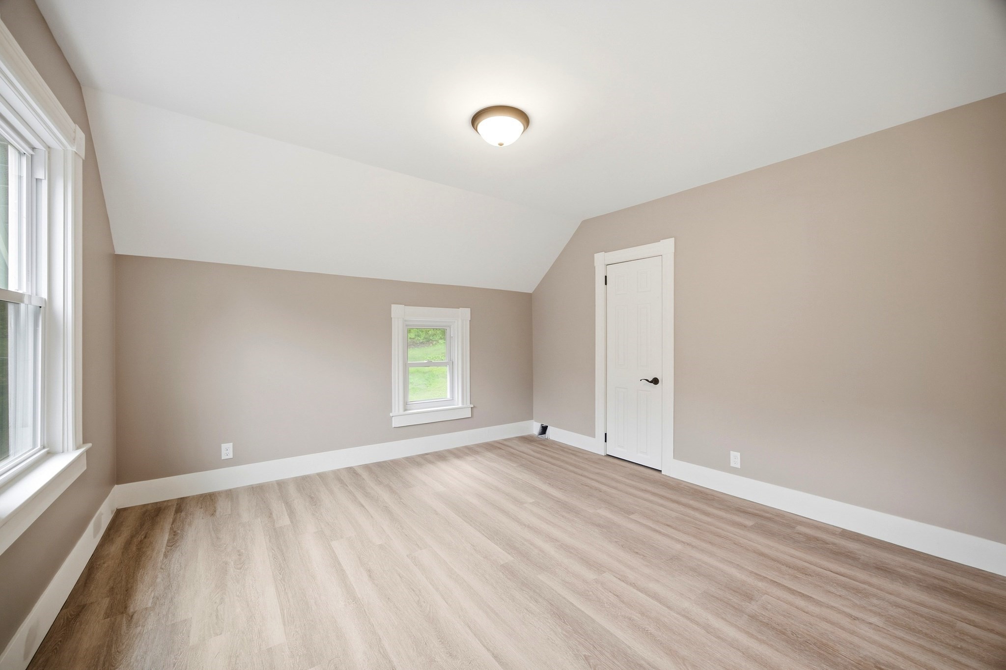 583 Main Street Warren, MA 01083 - Photo 28 of 39 Gallery Image 28