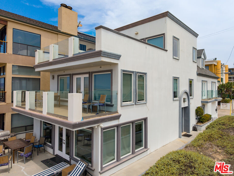 6419 Ocean Front Walk Playa del Rey, CA 90293 - Photo 2 of 47 Gallery Image 2