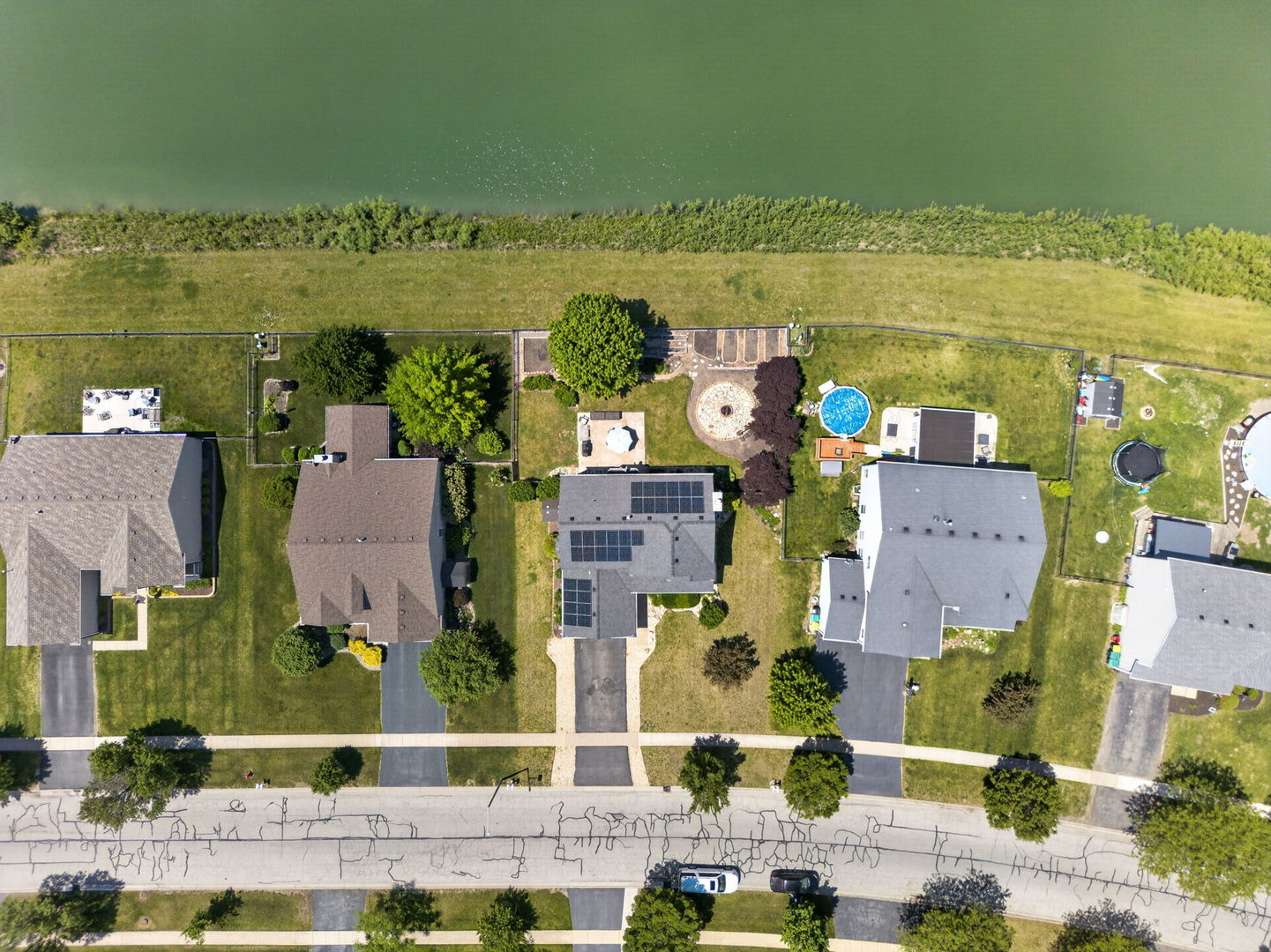 25204 Spring Street Manhattan, IL 60442 - Photo 29 of 34 an aerial view of ocean building with outdoor space
