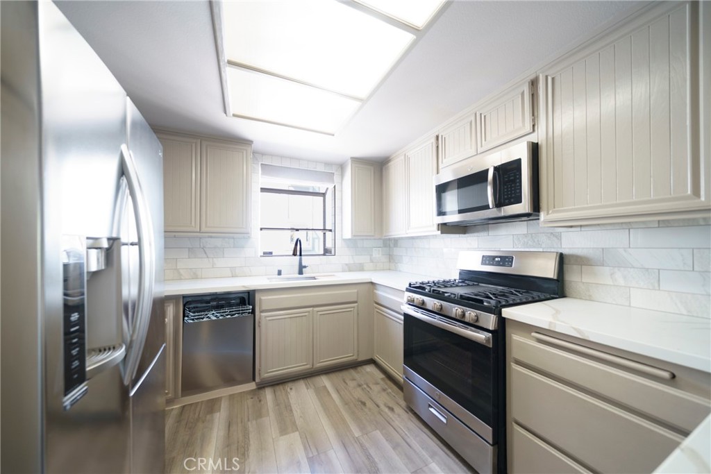 20305 Rue Crevier, Unit 585 Canyon Country, CA 91351 - Photo 17 of 39