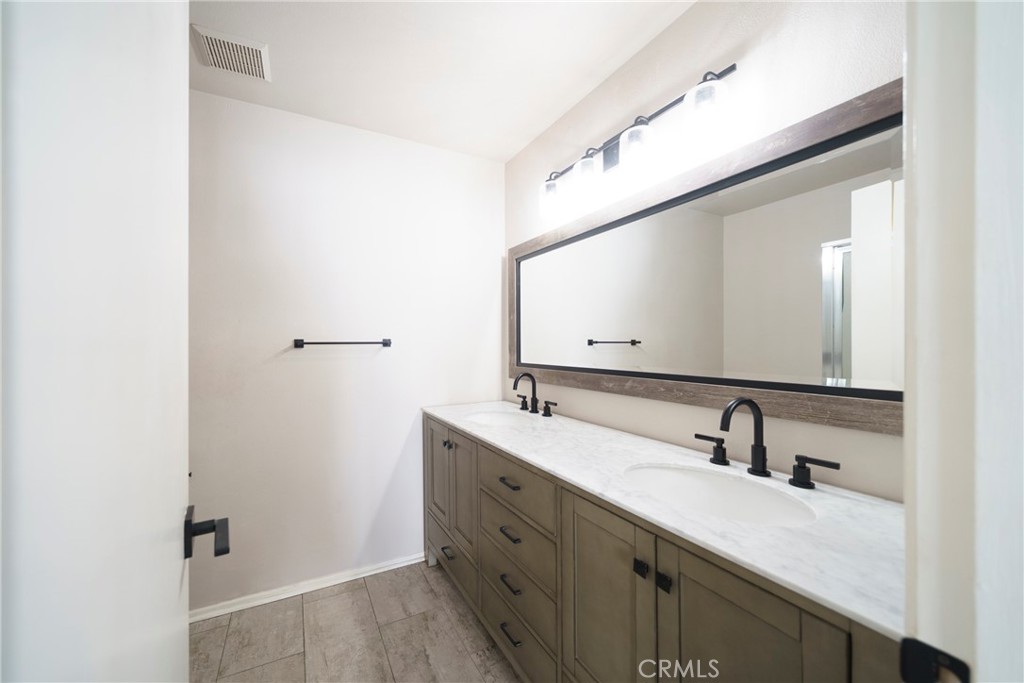 20305 Rue Crevier, Unit 585 Canyon Country, CA 91351 - Photo 23 of 39