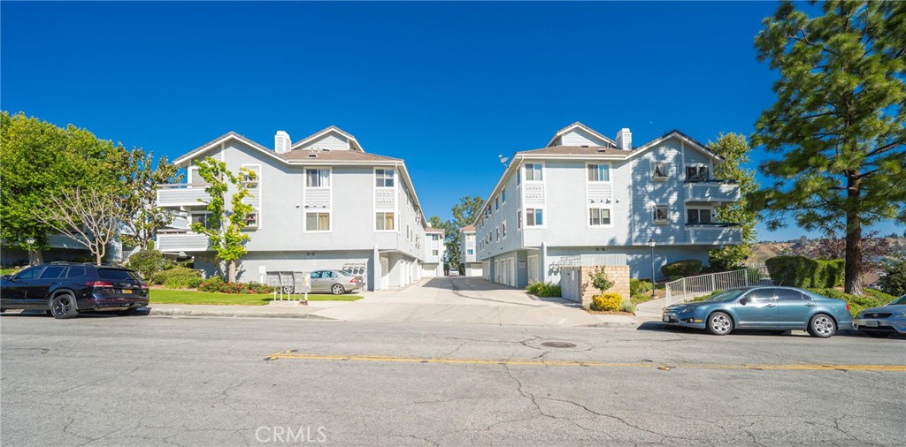 20305 Rue Crevier, Unit 585 Canyon Country, CA 91351 - Photo 3 of 39