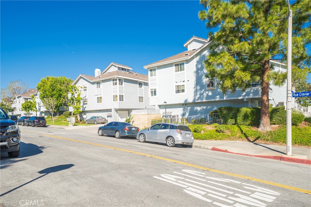 20305 Rue Crevier, Unit 585 Canyon Country, CA 91351 - Photo 4 of 39