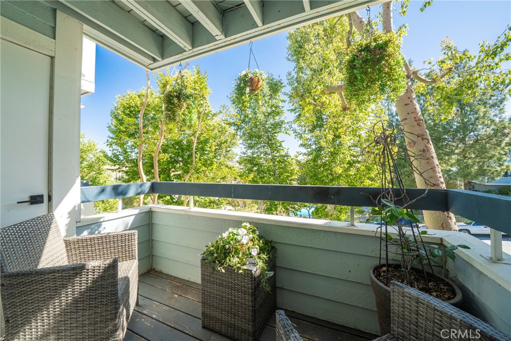20305 Rue Crevier, Unit 585 Canyon Country, CA 91351 - Photo 5 of 39