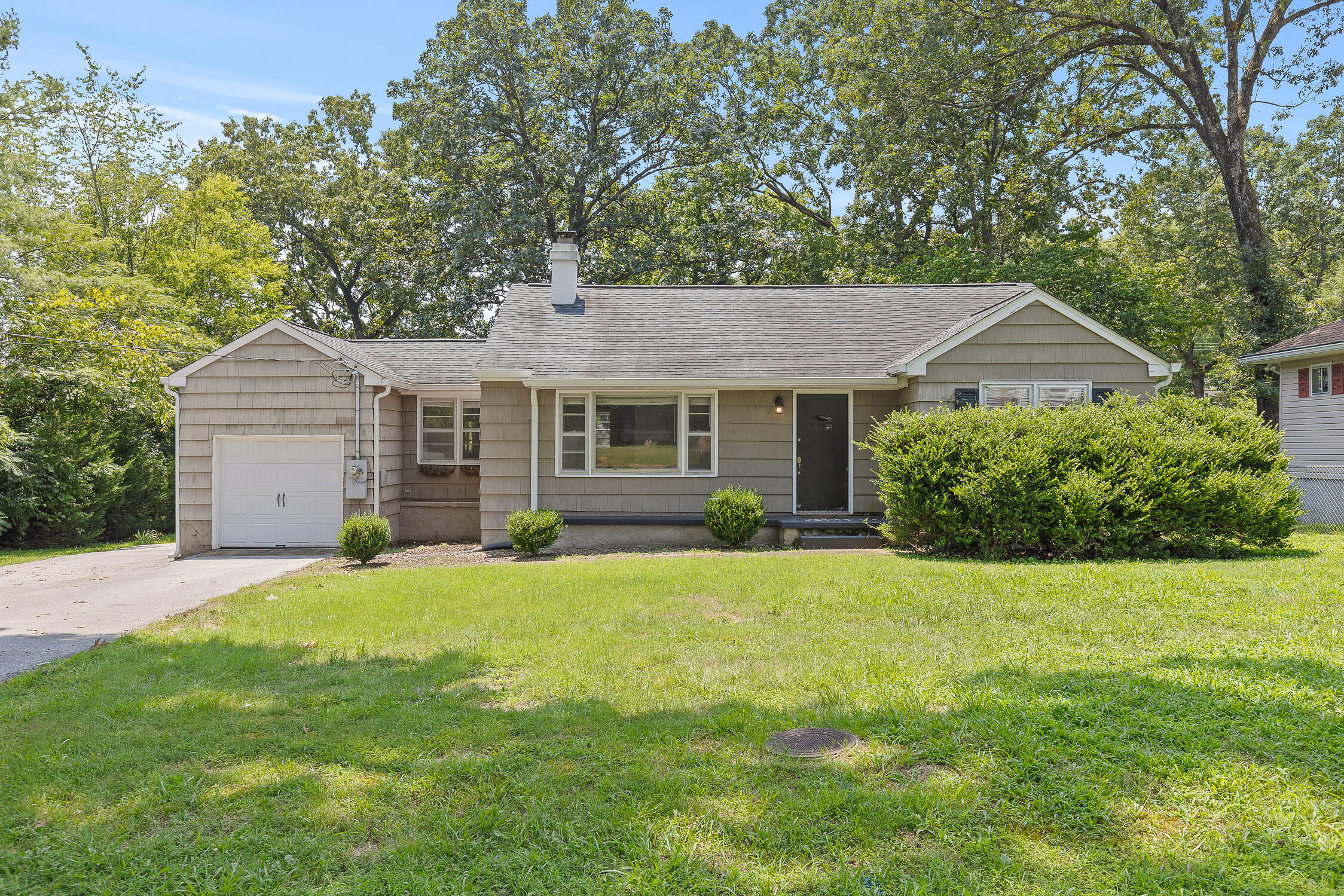 834 Munro Road Chattanooga, TN 37415 - Photo 1 of 34 834 Munro Rd