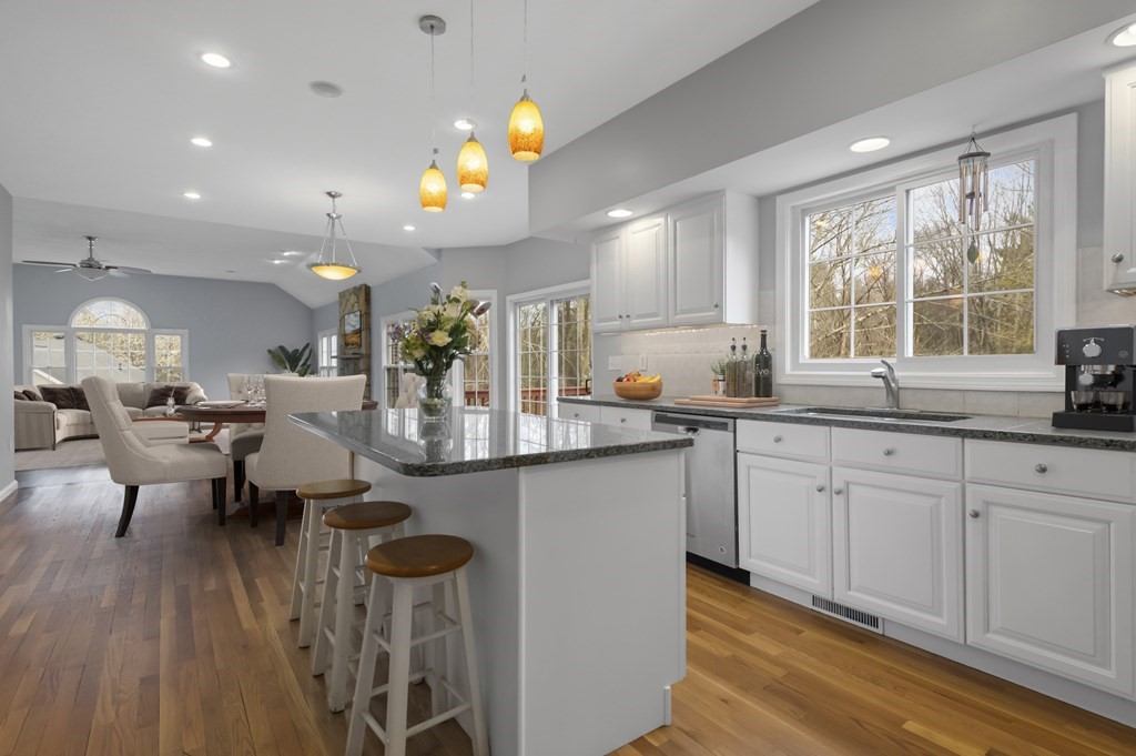 102 Bellevue Road Andover, MA 01810 - Photo 6 of 34