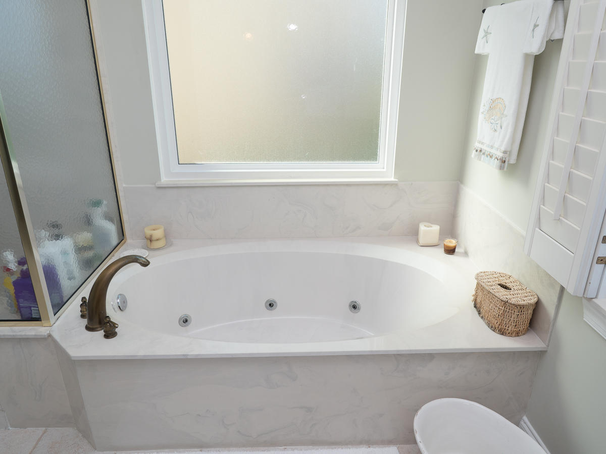 2204 Folly Road Charleston, SC 29412 - Photo 22 of 35 Master Bath