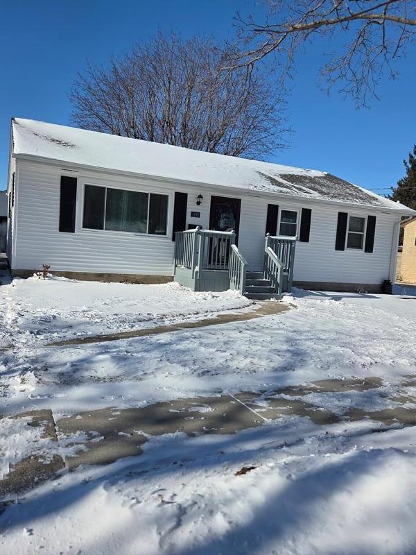 1132 South 35th Street Manitowoc, WI 54220 - Photo 25 of 26 Front of Home