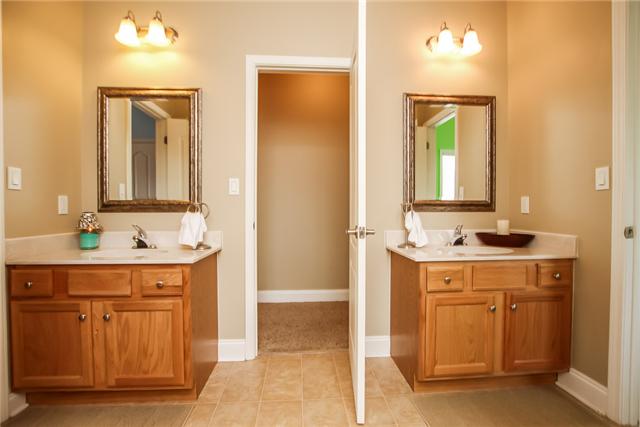 520 Gip Manning Road Clarksville, TN 37042 - Photo 11 of 20 Jack and Jill bathroom leads you to two large bedrooms.