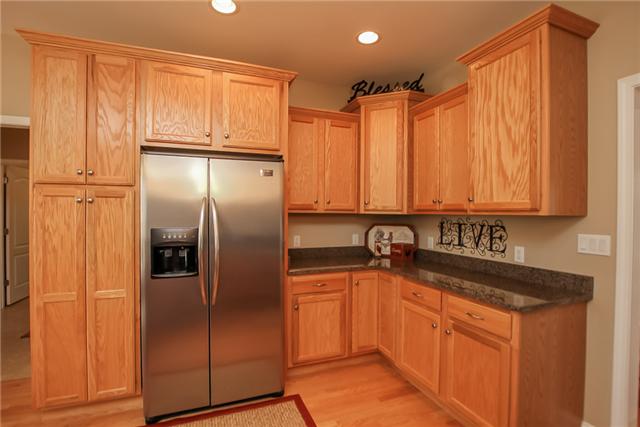 520 Gip Manning Road Clarksville, TN 37042 - Photo 6 of 20 Large pantry and all appliances stay