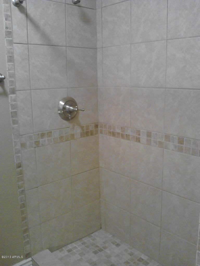 1016 East Pueblo Road, Unit D Phoenix, AZ 85020 - Photo 15 of 16 Tile shower
