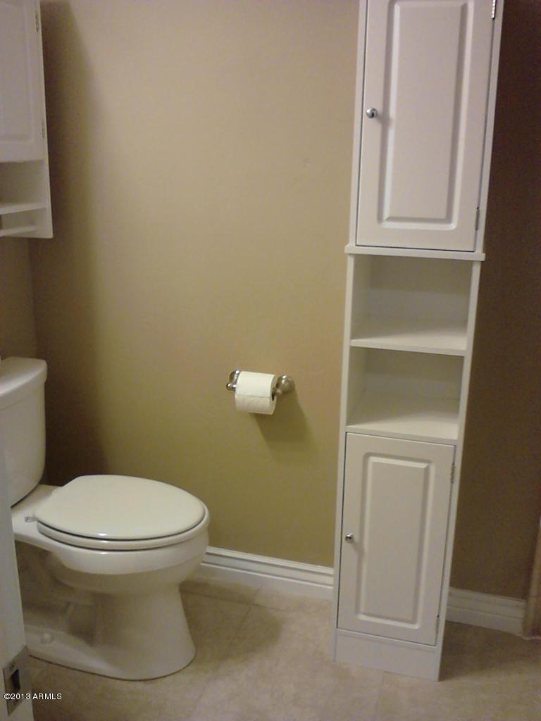 1016 East Pueblo Road, Unit D Phoenix, AZ 85020 - Photo 9 of 16 Masterbath2