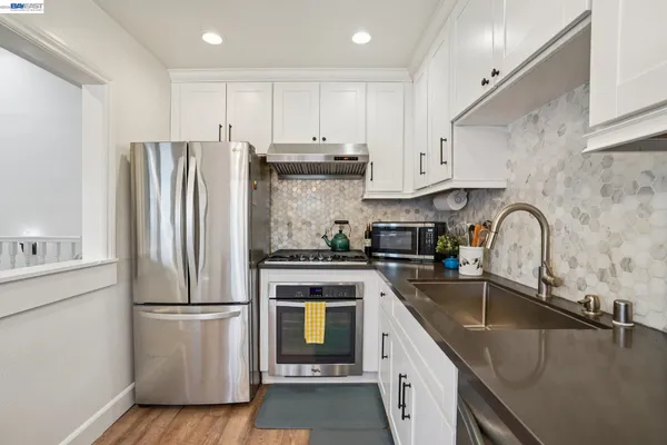 $795,000 | 1255 North Los Robles Avenue, Unit 9, Pasadena, CA 91104