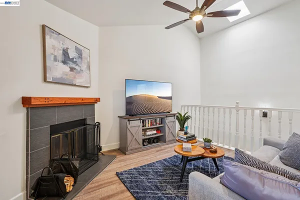 $795,000 | 1255 North Los Robles Avenue, Unit 9, Pasadena, CA 91104
