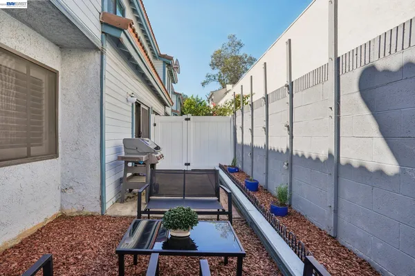 $795,000 | 1255 North Los Robles Avenue, Unit 9, Pasadena, CA 91104
