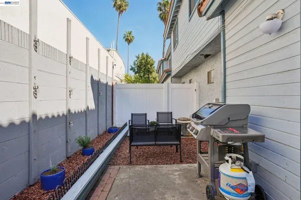 $795,000 | 1255 North Los Robles Avenue, Unit 9, Pasadena, CA 91104
