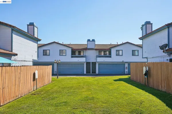 $795,000 | 1255 North Los Robles Avenue, Unit 9, Pasadena, CA 91104