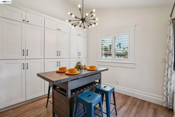 $795,000 | 1255 North Los Robles Avenue, Unit 9, Pasadena, CA 91104