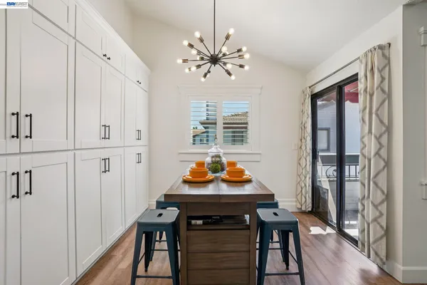 $795,000 | 1255 North Los Robles Avenue, Unit 9, Pasadena, CA 91104