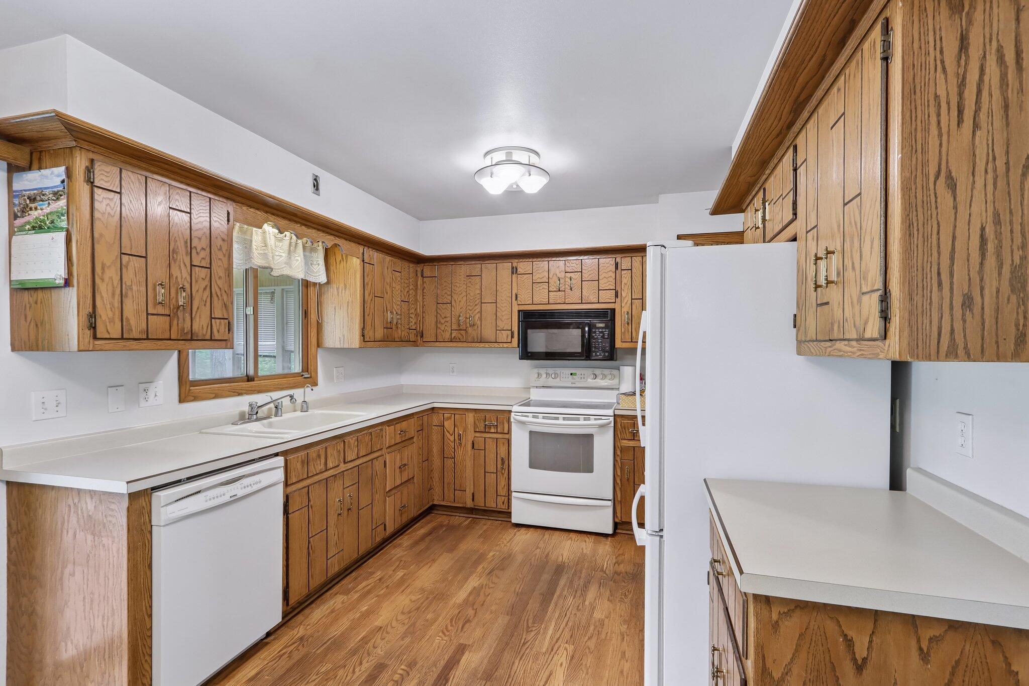 N95W29112 Fawn Court Colgate, WI 53017 - Photo 11 of 51 Kitchen