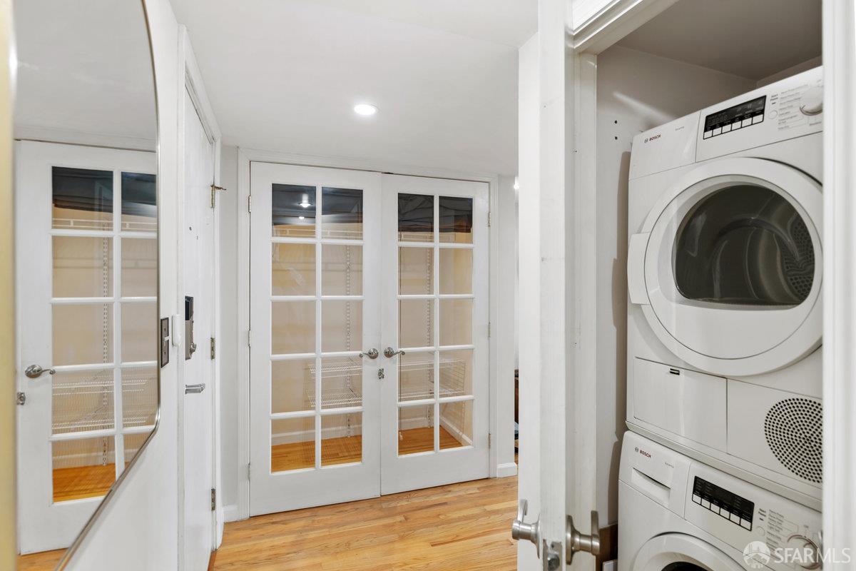 1578 Indiana Street, Unit 8 San Francisco, CA 94107 - Photo 17 of 36 a view of a house with a large window