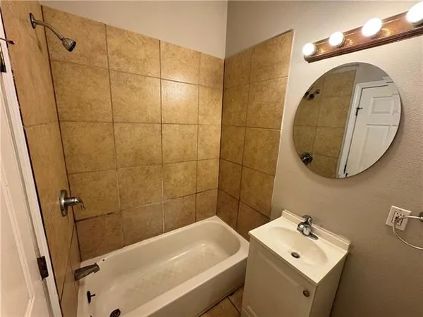 $1,400 | 8620 Apricot Street, New Orleans, LA 70118