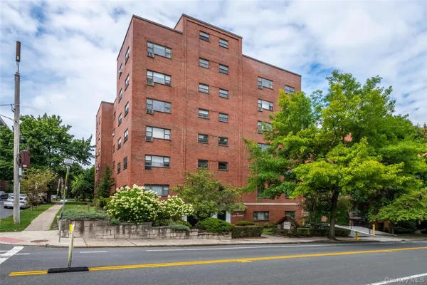 $1,850 | 15 Lake Street, Unit 2A, White Plains, NY 10603