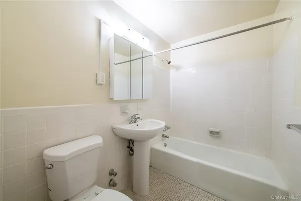 $1,850 | 15 Lake Street, Unit 2A, White Plains, NY 10603