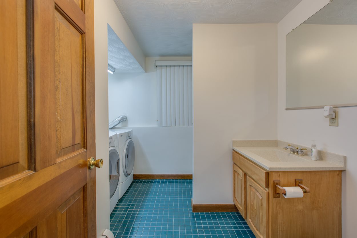 15 Bowers Road Derry, NH 03038 - Photo 14 of 17