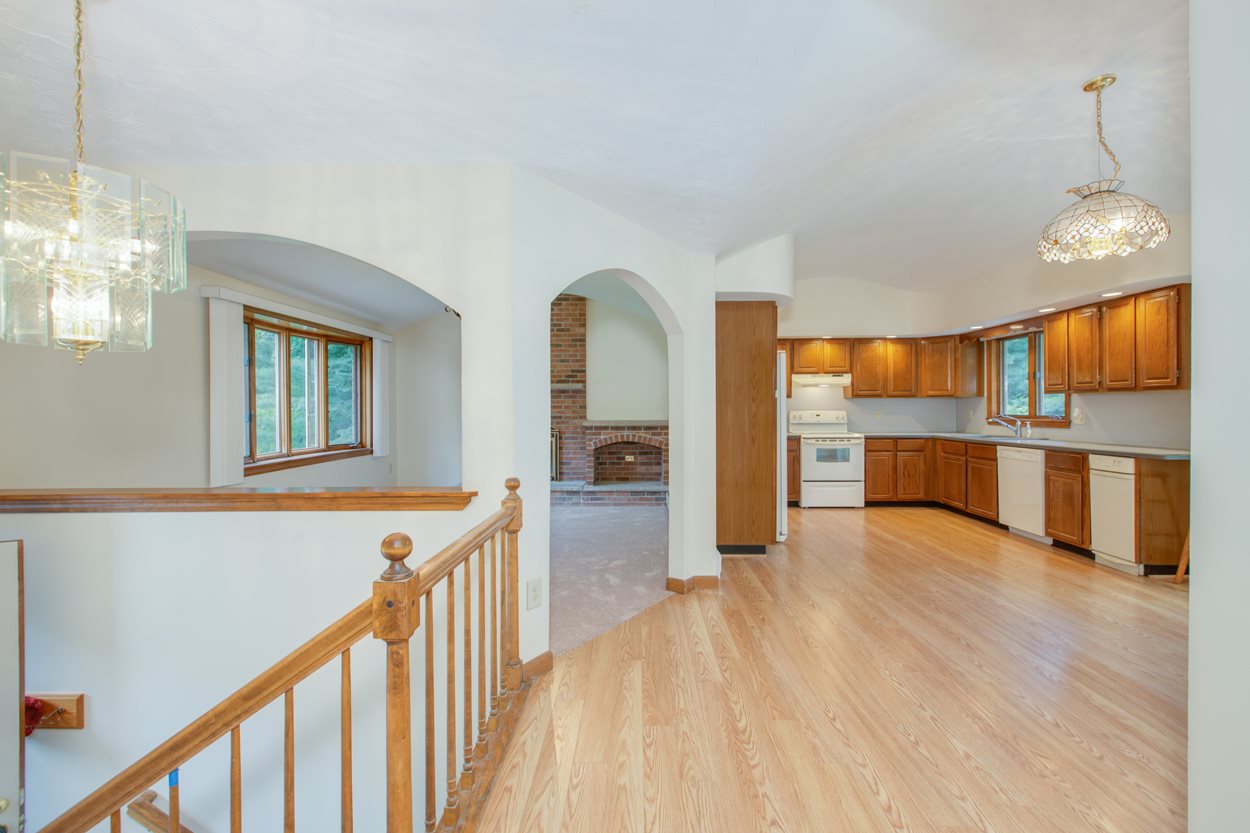 15 Bowers Road Derry, NH 03038 - Photo 3 of 17