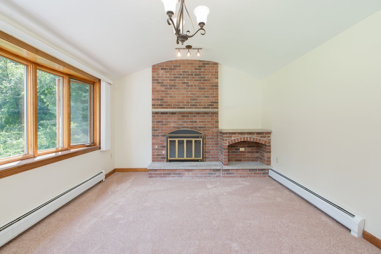 15 Bowers Road Derry, NH 03038 - Photo 4 of 17